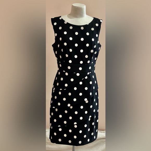 Beautiful black and white polka dot dress - Picture 1 of 6